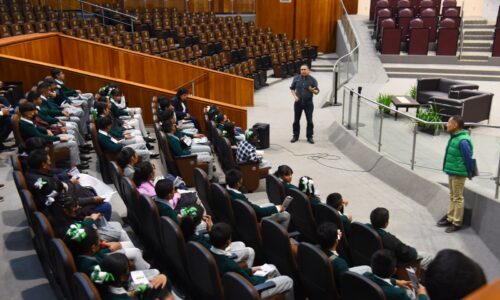 Recibe Congreso a estudiantes de secundaria, de Perote