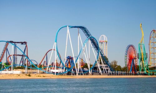 Six Flags y Cedar Fair, dos gigantes de parques de atracciones en EE. UU., anuncian fusión
