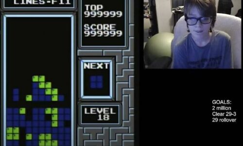 Un joven de 13 años hace historia jugando al tetris original de NES