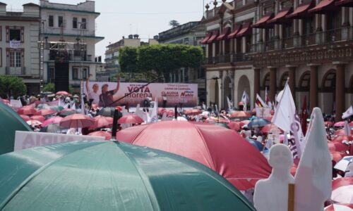Miles de militantes y simpatizantes de MORENA, se reúnen para cierre de campaña de Rocío Nahle