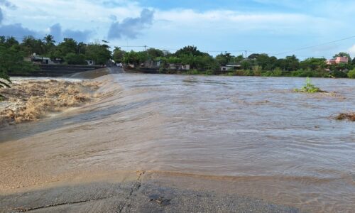 Cerrada la carretera Real de Oro-Cempoala por aumento del nivel del agua